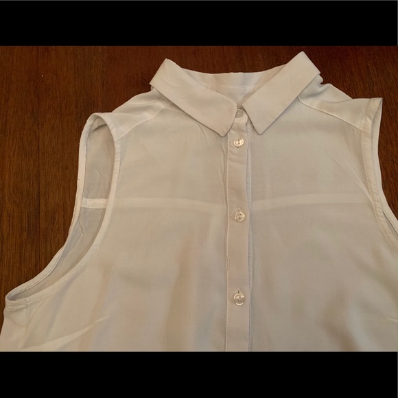 H&M button up tank - Picture 2 of 7